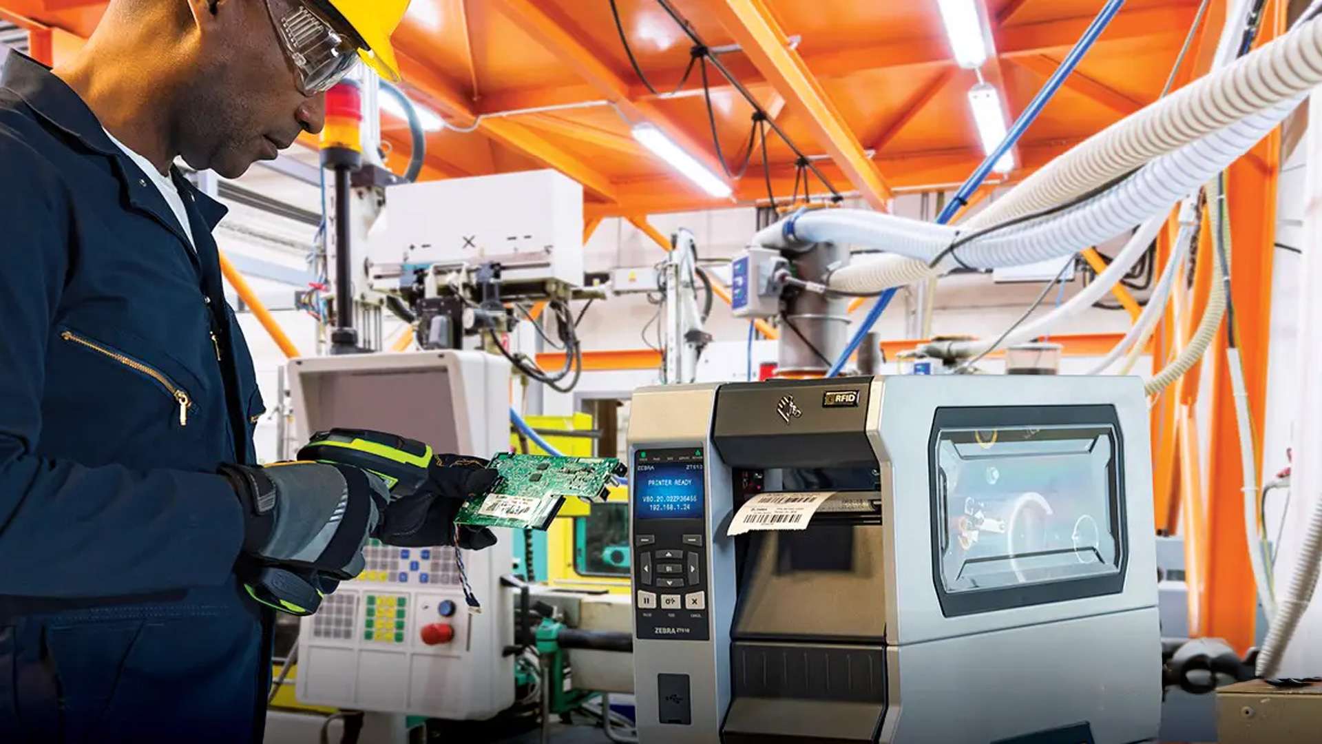 Cada hora sin mantenimiento cuesta miles. El servicio en campo es la solución silenciosa